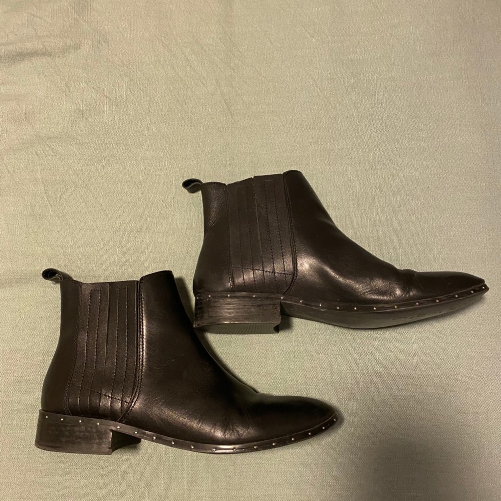 Steve Madden Leather Boots